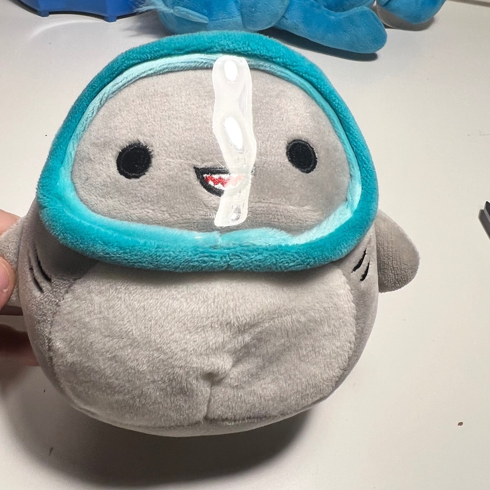 Squishmallows 8in Gordon the Shark Plush Grey Scuba Goggles Gordon Plushie